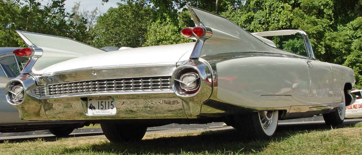 1959-Cadillac-Eldorado-Biarritz-Convertible-white-rear-lr