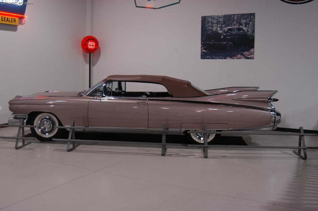 1959_Cadillac_Eldorado_Biarritz_convertible_aaca_09