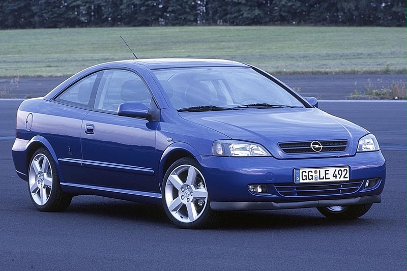 Opel_Astra_Coupe_GS