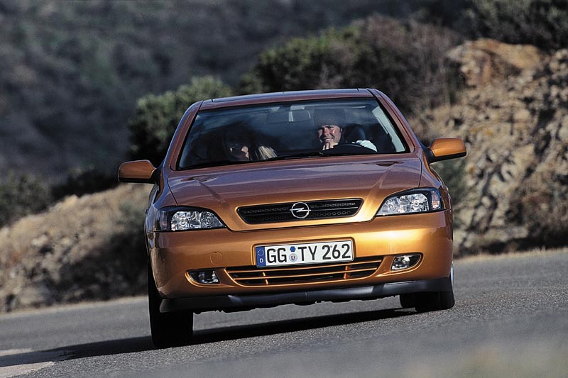 Opel_Astra_Coupe_SV